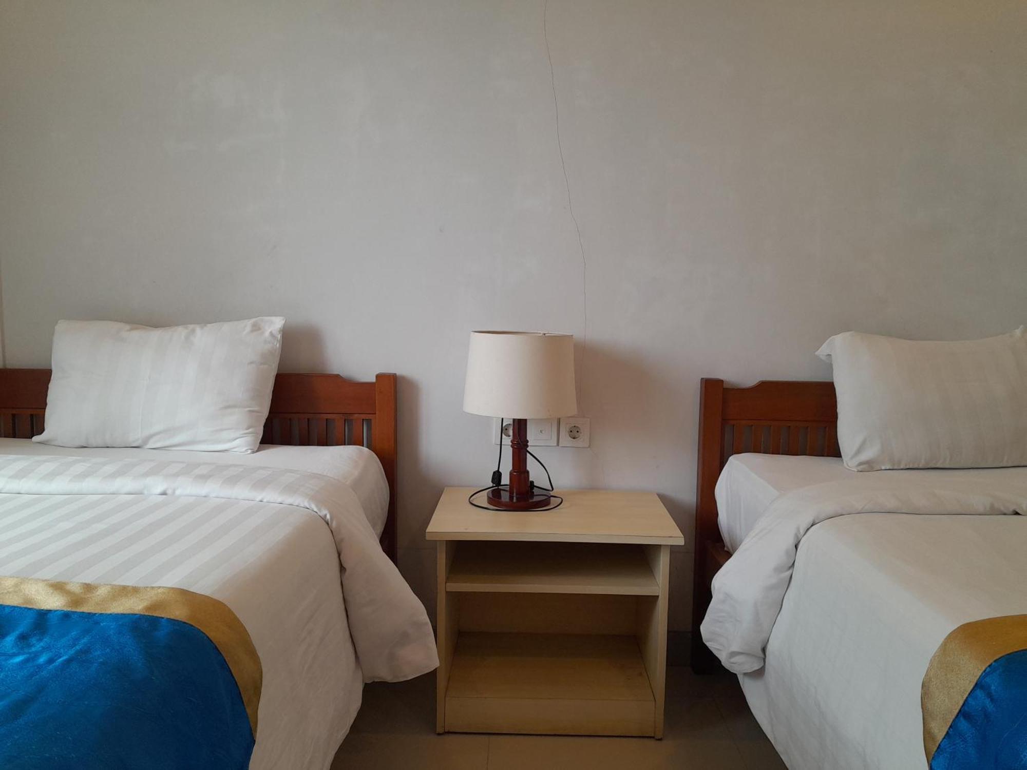 Hotel Dhyana Pura Kapal ภายนอก รูปภาพ