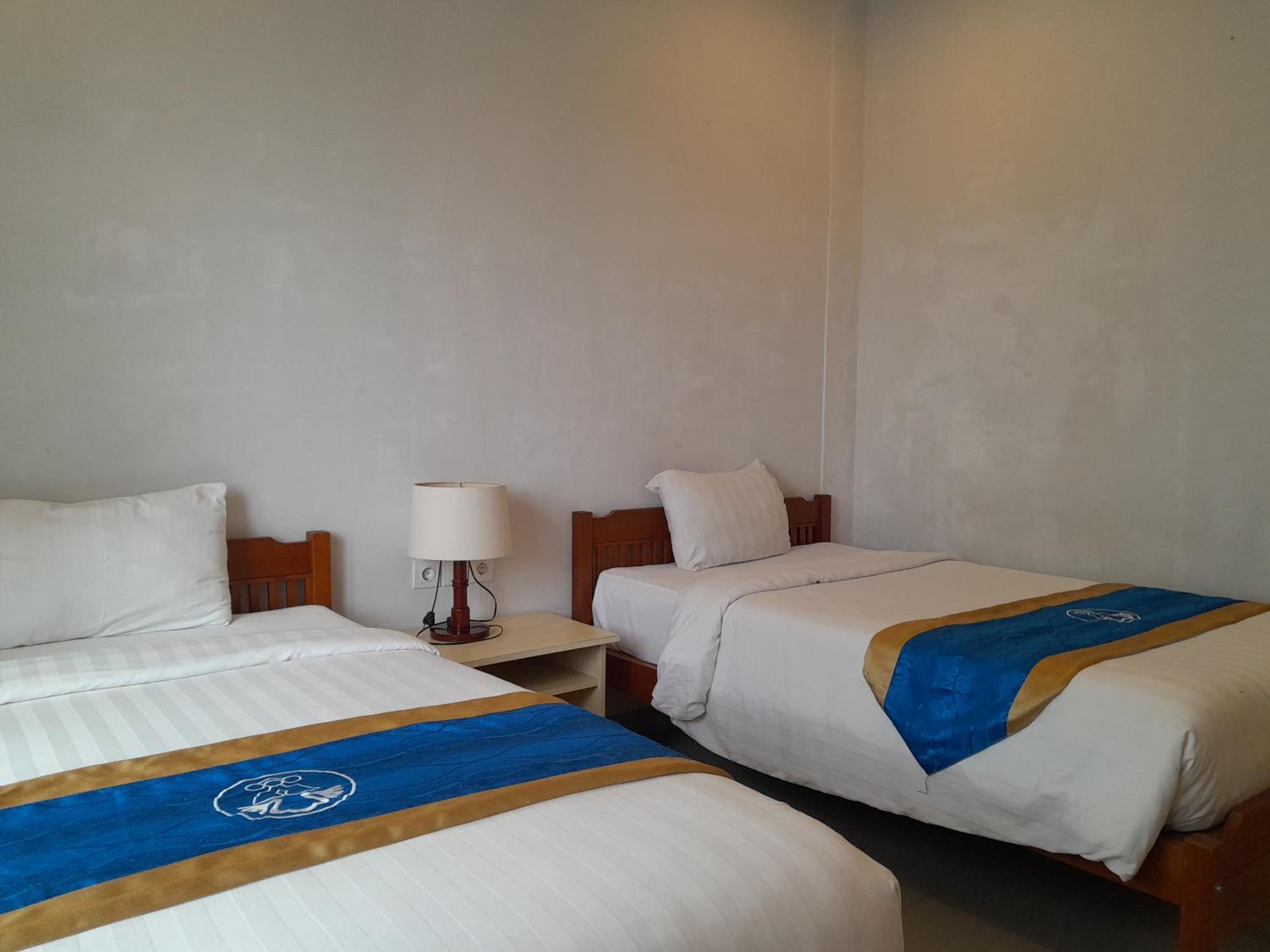 Hotel Dhyana Pura Kapal ภายนอก รูปภาพ
