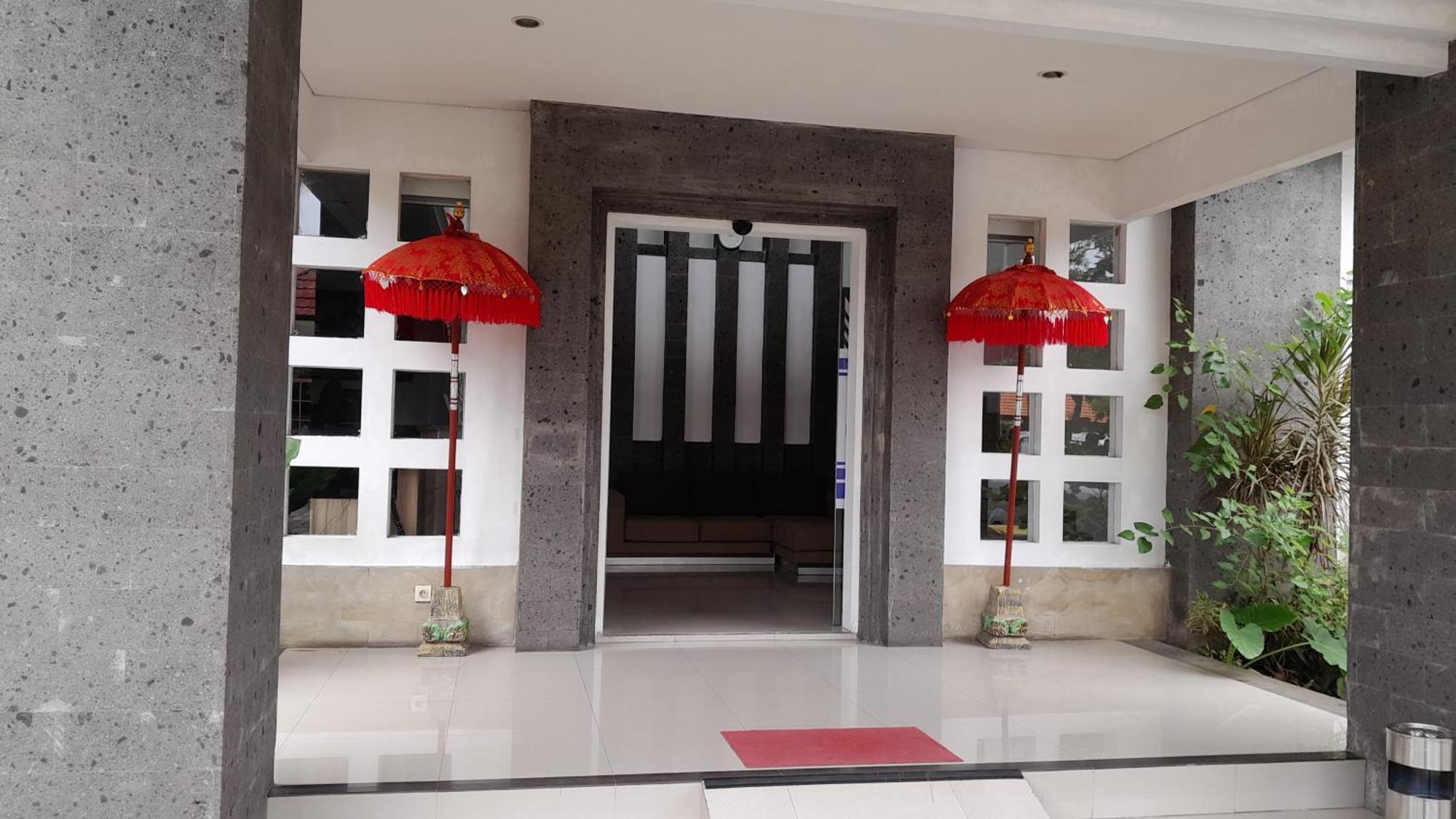 Hotel Dhyana Pura Kapal ภายนอก รูปภาพ