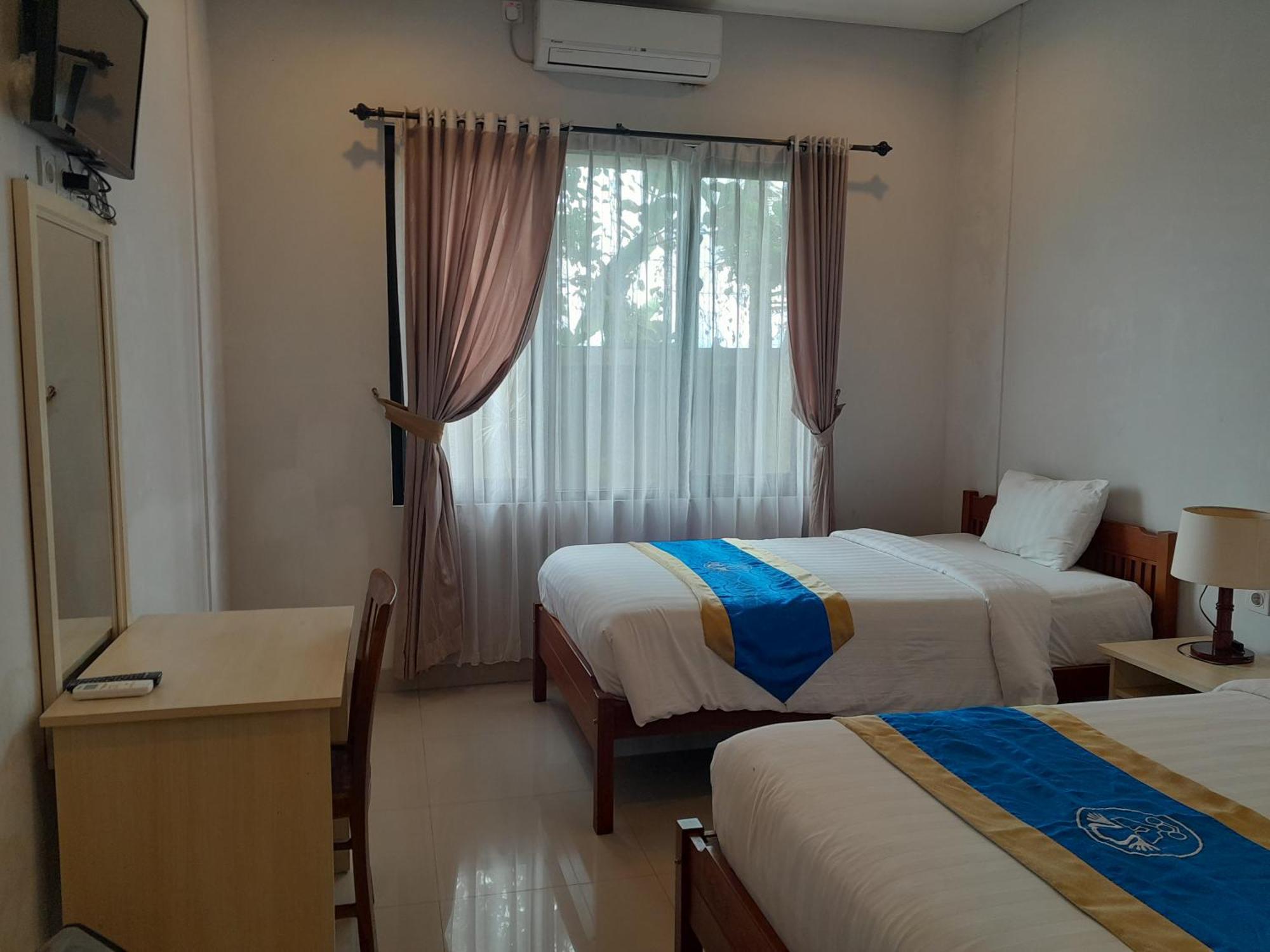 Hotel Dhyana Pura Kapal ภายนอก รูปภาพ