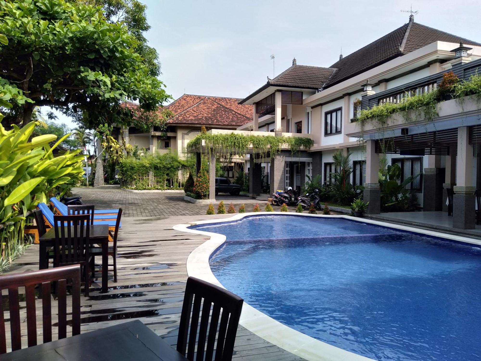 Hotel Dhyana Pura Kapal ภายนอก รูปภาพ