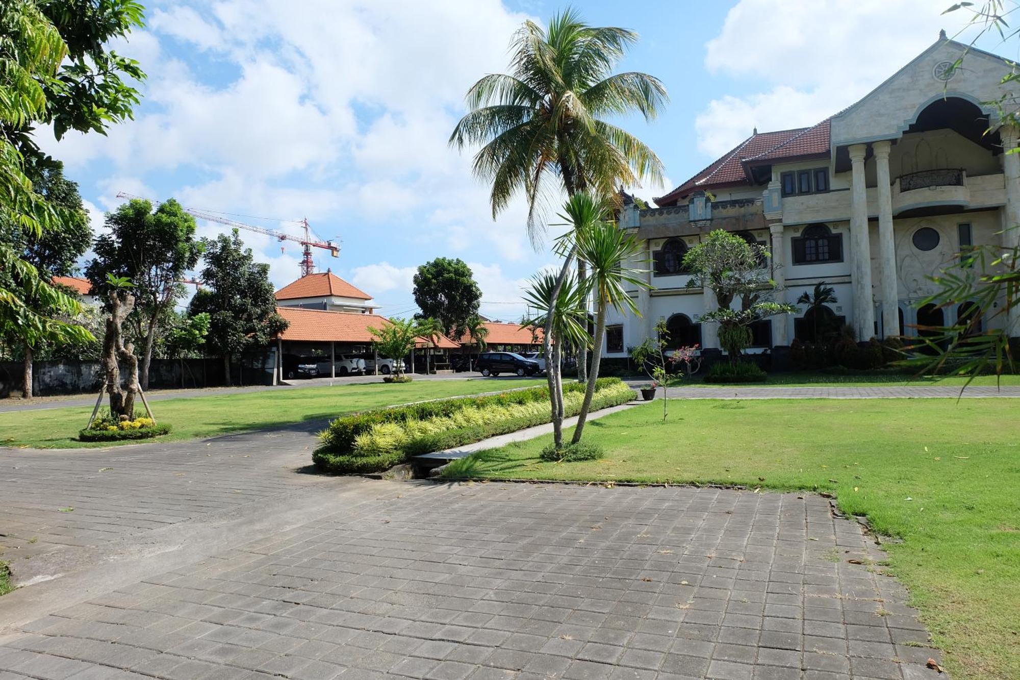 Hotel Dhyana Pura Kapal ภายนอก รูปภาพ